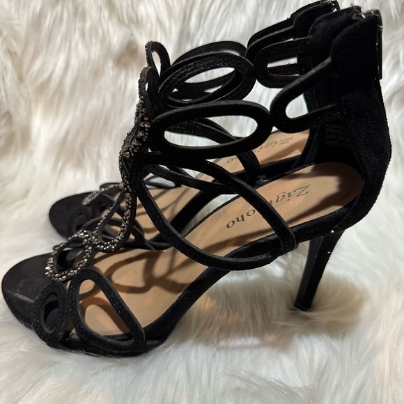 Zigi Soho Black Stiletto Heels with Strappy Design - Picture 2 of 9